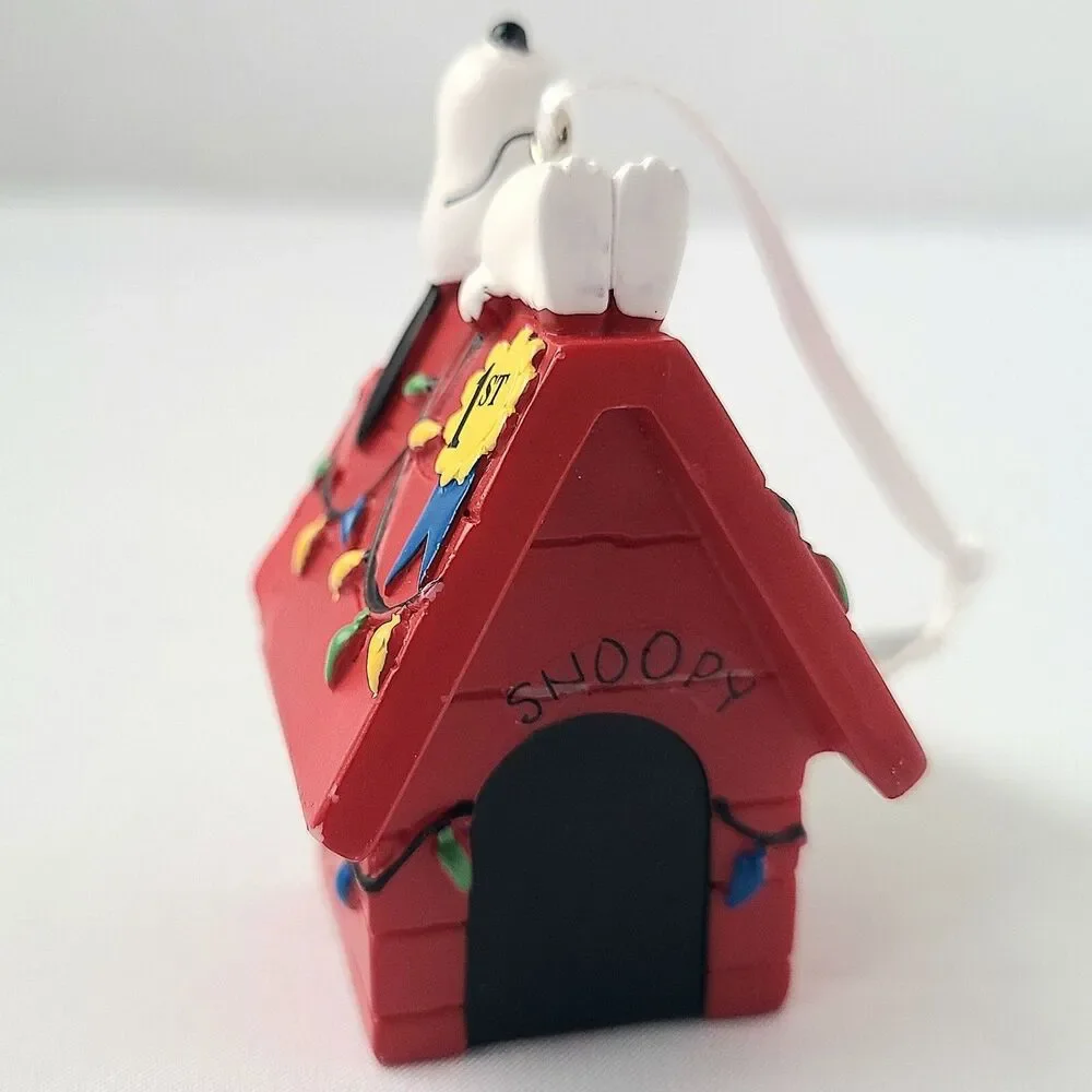 Hallmark Peanuts Snoopy Doghouse Christmas Ornament — Vintage Collectible - Picture 5 of 11